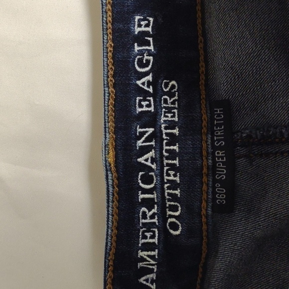 American Eagle High-Rise Shorts 360° Super Stretch, Distressed, Size 2, EUC - Picture 4 of 10